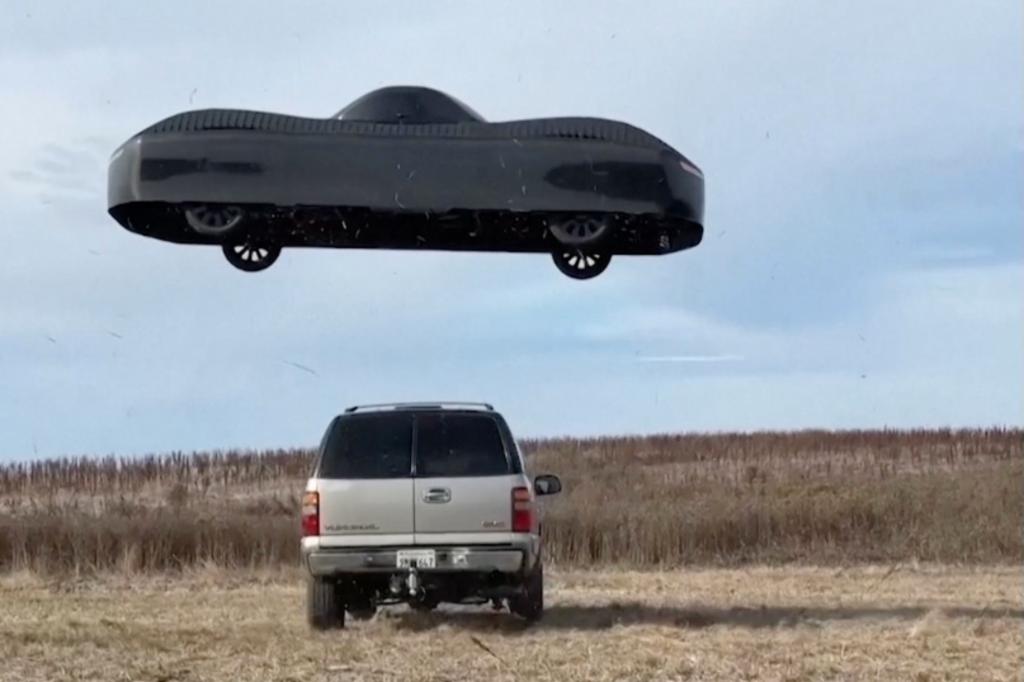 Flying car soars over traffic in astonishing | Tech News